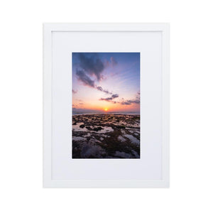 BALI BEACH SUNSET Affiches 12in x 18in (30cm x 45cm) / Europe seulement - Encadré blanc avec passe-partout - Thibault Abraham