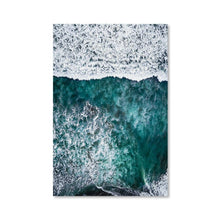 Charger l&#39;image dans la galerie, SURFERS PARADISE Affiches 24in x 36in (61cm x 91cm) / Non encadré - Thibault Abraham
